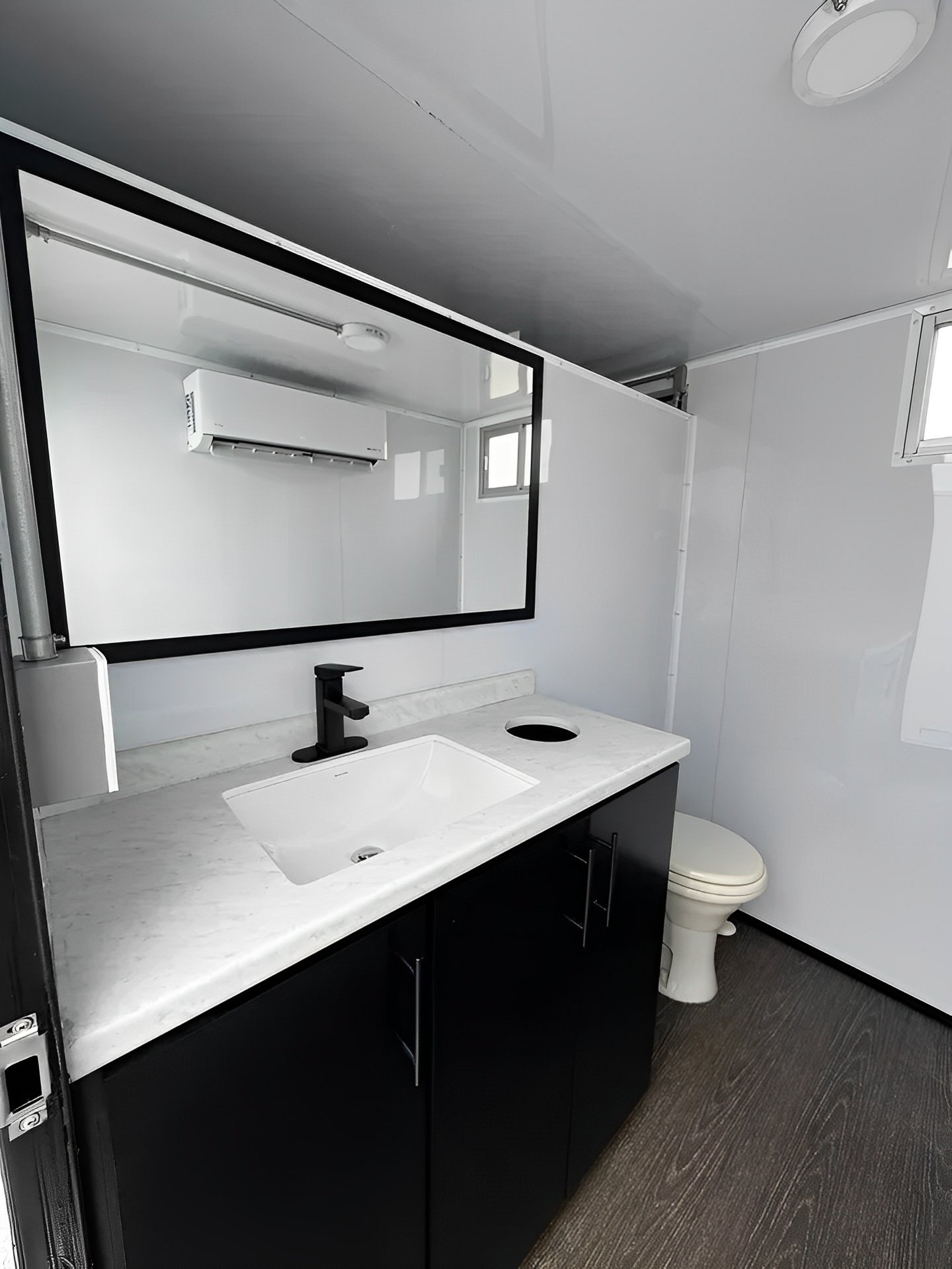 Upscale 2 Station Portable Restroom Trailer 7′ x 14′ - Image 7