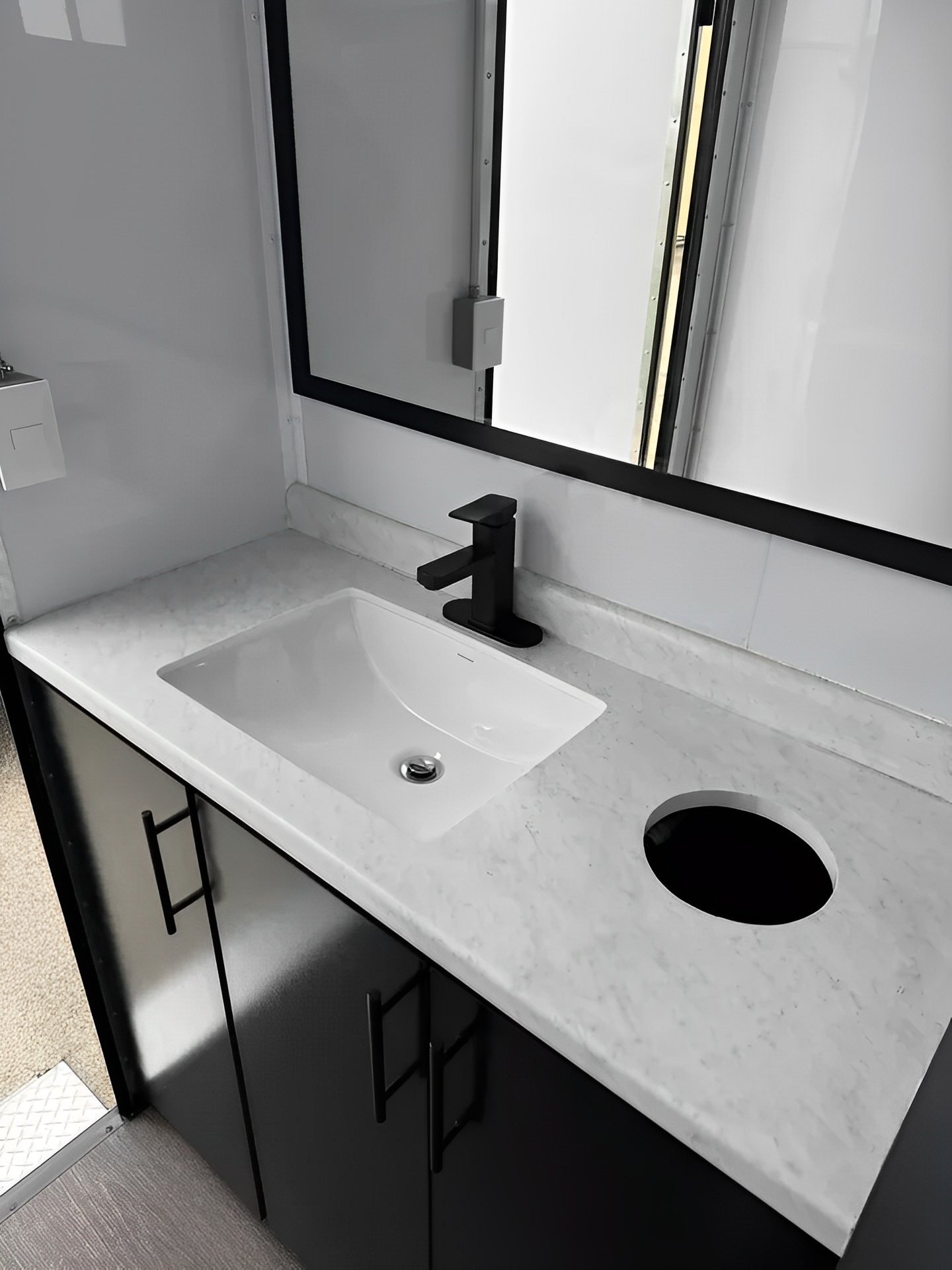 Upscale 2 Station Portable Restroom Trailer 7′ x 14′ - Image 6