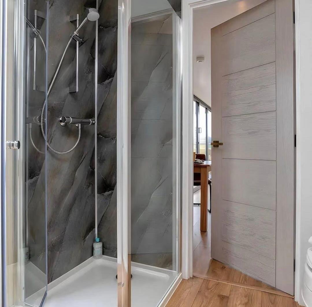 Modern Single-Storey Container House with Spacious Deck, Fully Furnished Portable Tiny Home, Disaster-Resistant Prefab Family House - Image 3