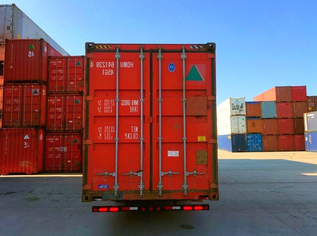 Used 40ft High Cube Shipping Container in St. Louis, Missouri - Image 3