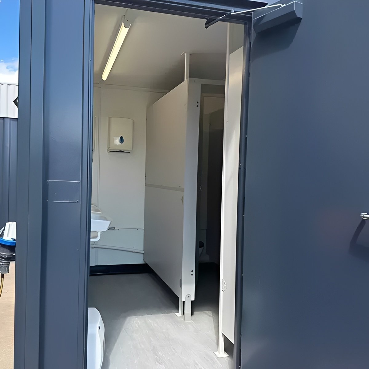 16ft x 9ft Anti-Vandal Portable Toilet Block - 3+1 Steel Welfare Unit - Image 6
