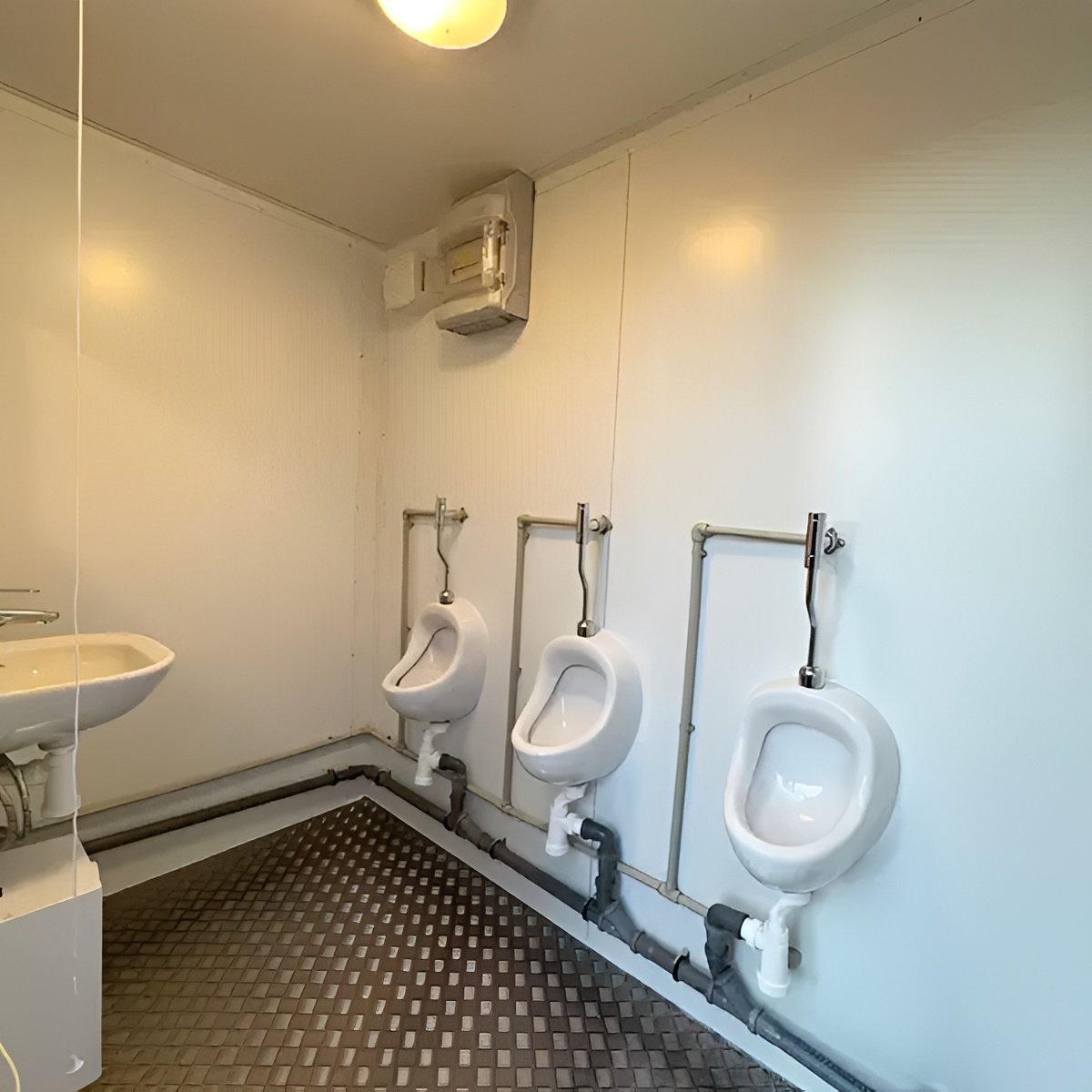 8ft x 5ft Triple Urinal Portable Toilet Block - Image 9