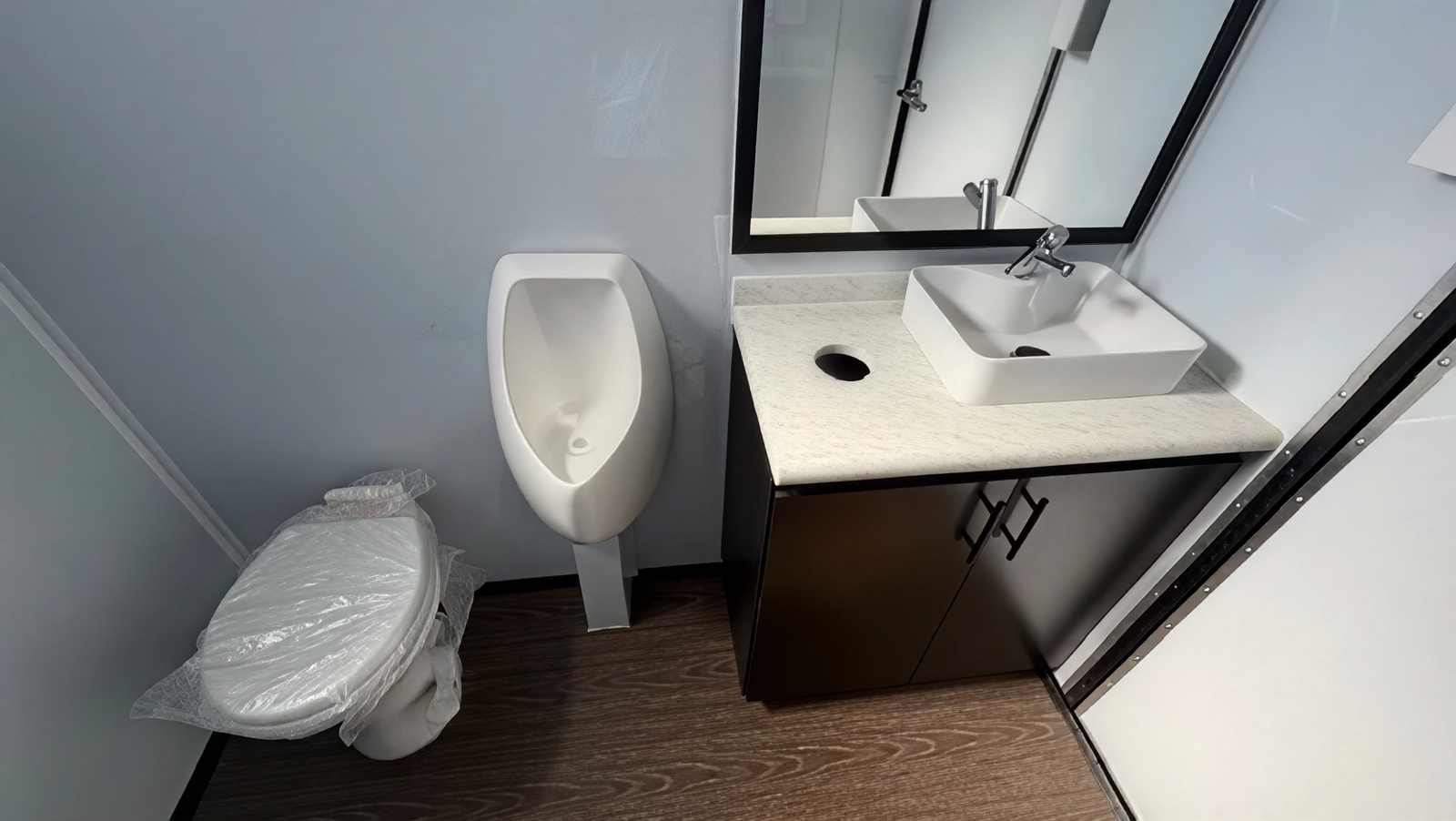 Upscale 2 Stall Portable Restroom Trailer 7ft x 14ft with A/C - Image 4